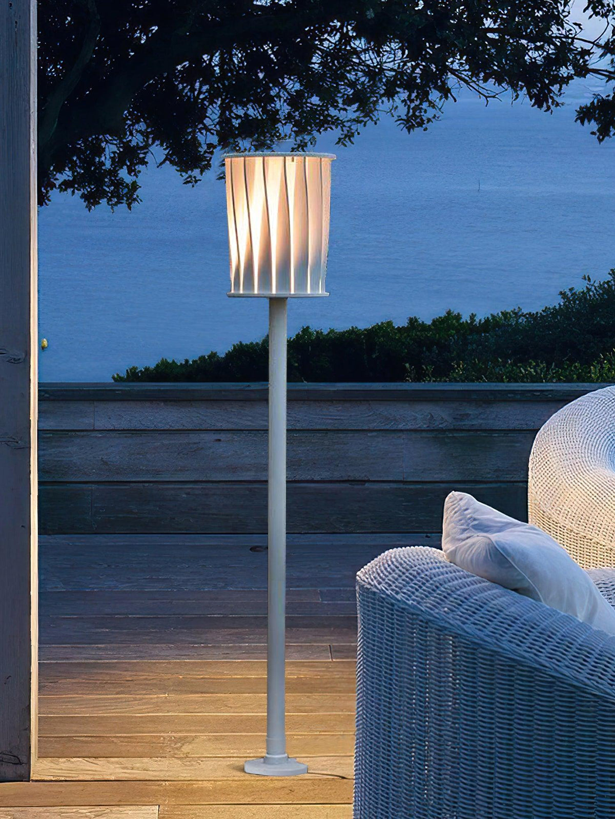 White Column Garden Light
