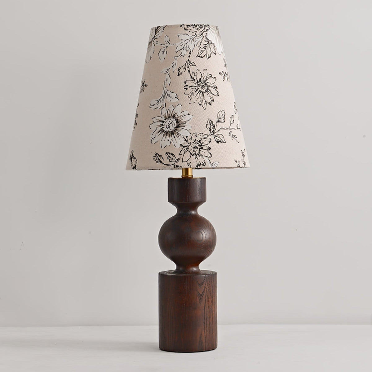 Wooden Flower Pattern Table Lamp