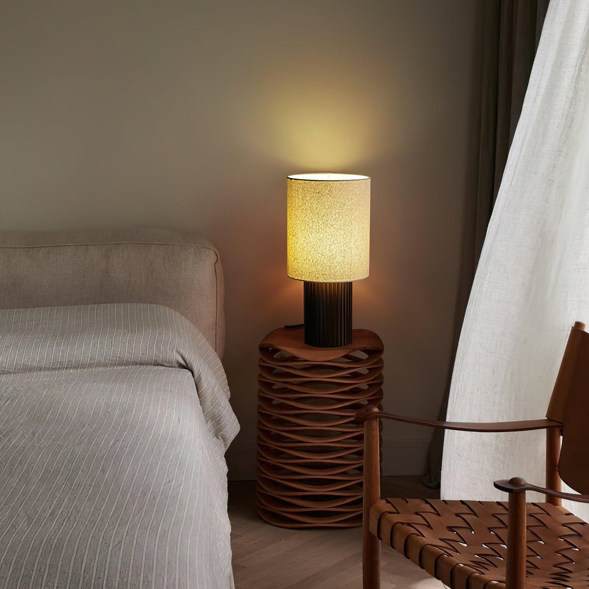 Log Standing Table Lamp