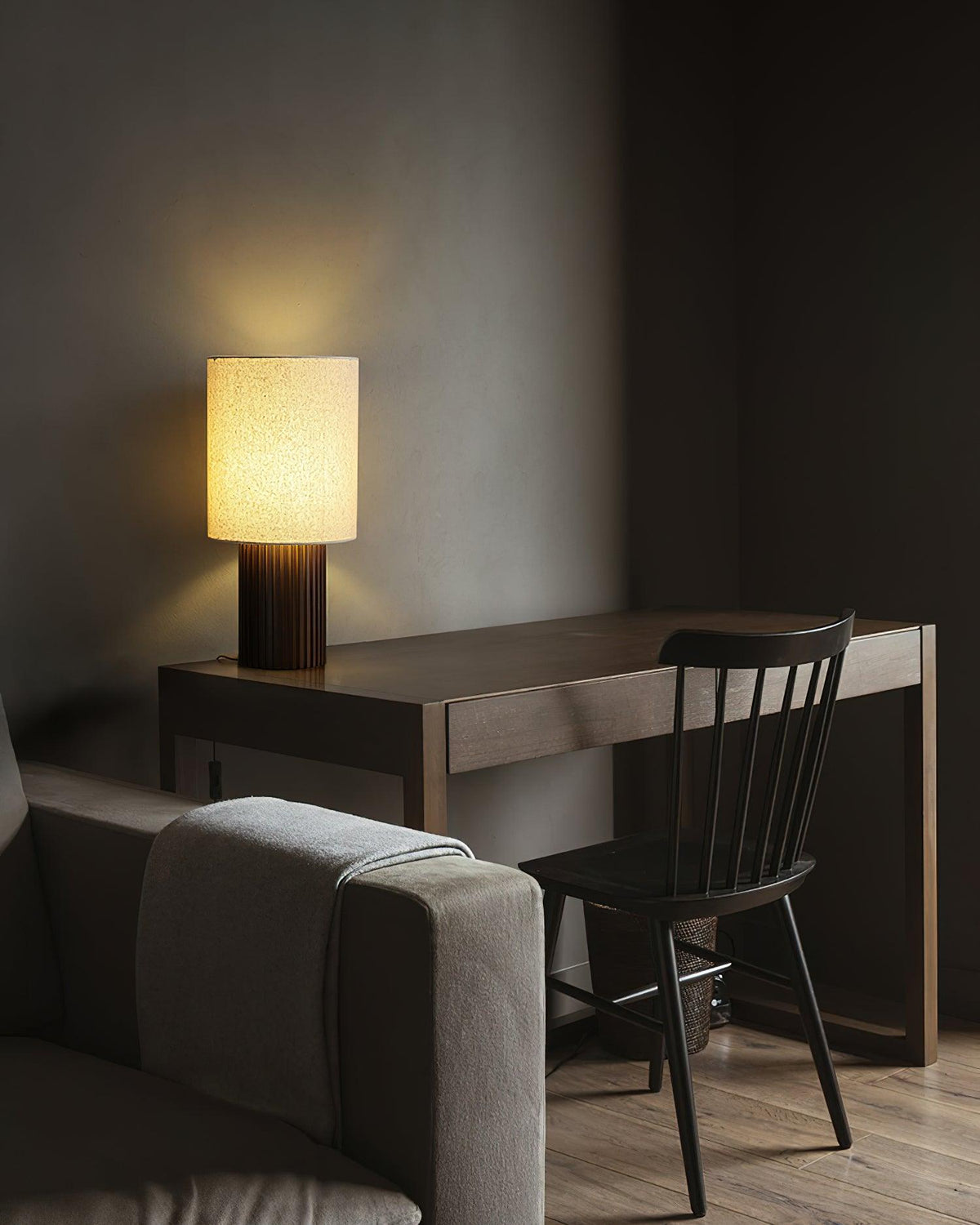 Log Standing Table Lamp